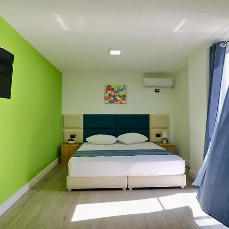 2e Apartment *